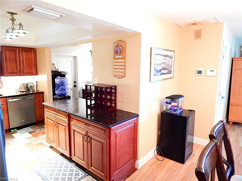 764 92nd Ave N, Naples, FL 34108-4