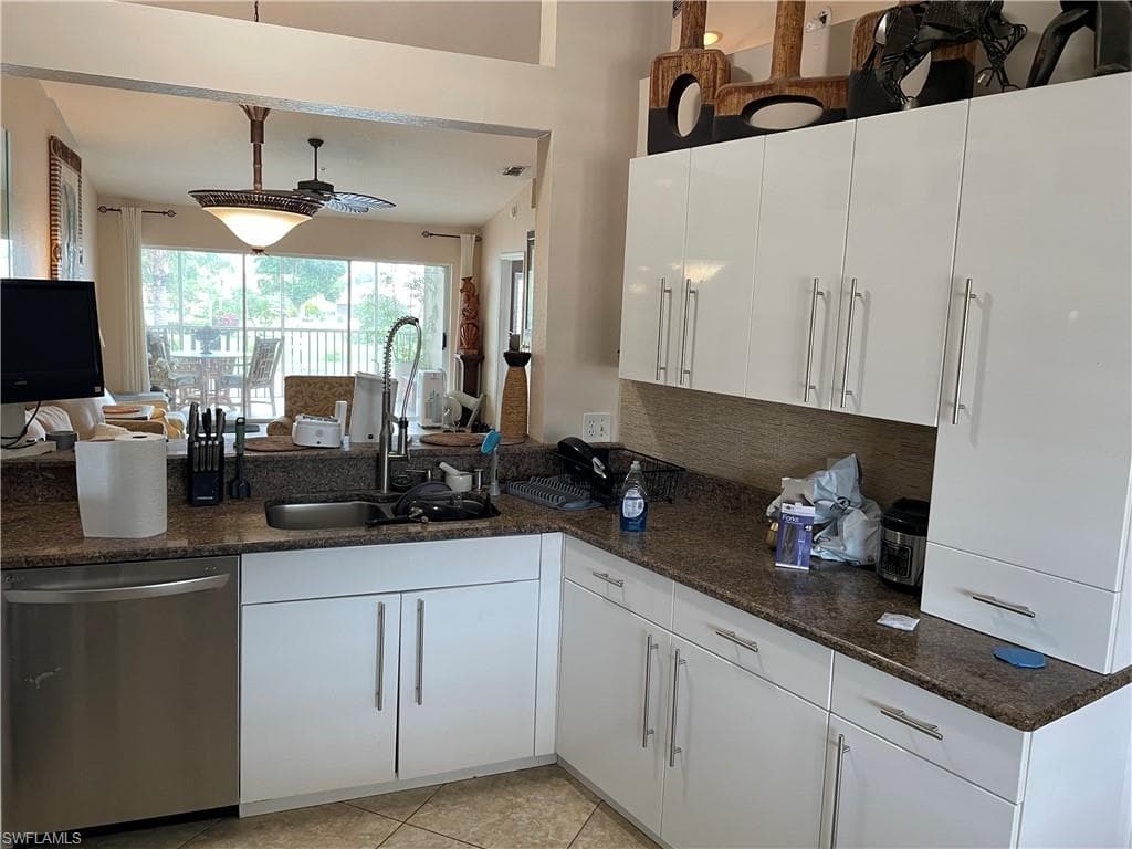 9061 Michael Cir 2, Naples, FL 34113-14