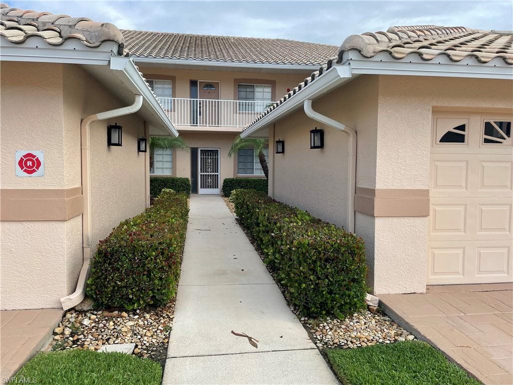 9061 Michael Cir 2, Naples, FL 34113-5