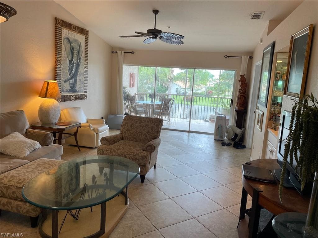 9061 Michael Cir 2, Naples, FL 34113-8