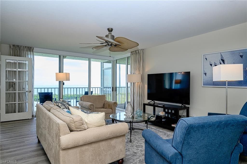 5550 Heron Point Dr 1503, Naples, FL 34108-11