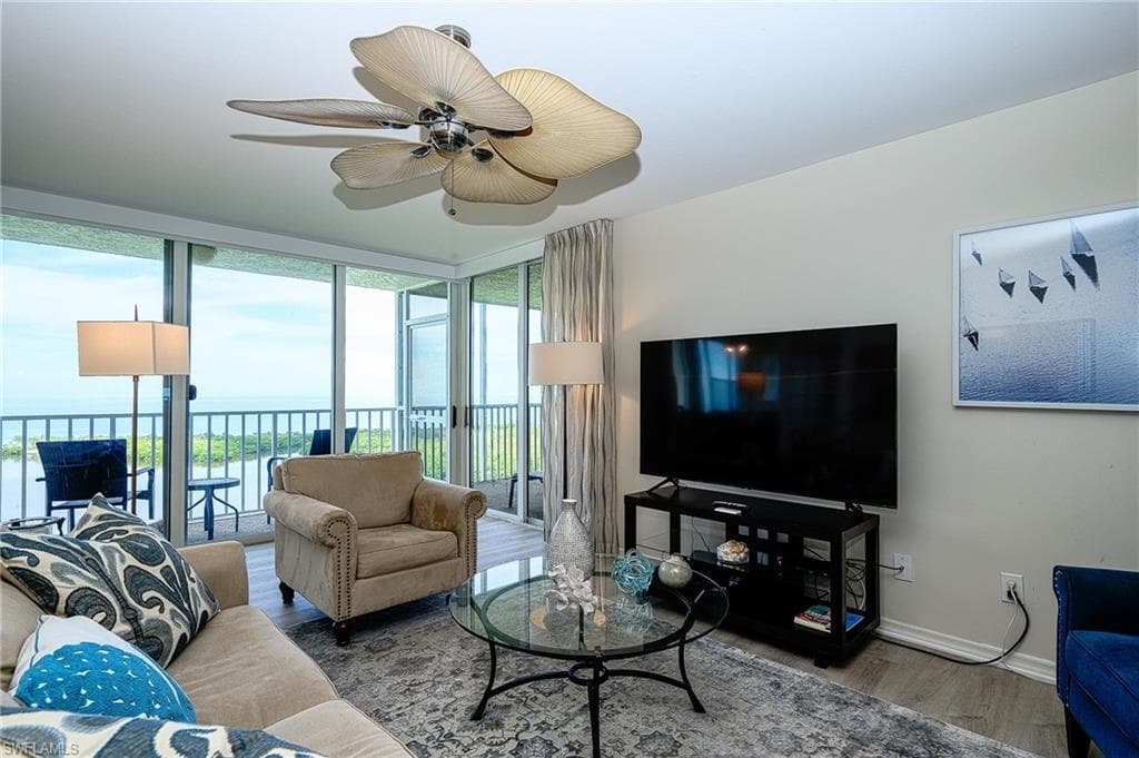 5550 Heron Point Dr 1503, Naples, FL 34108-12
