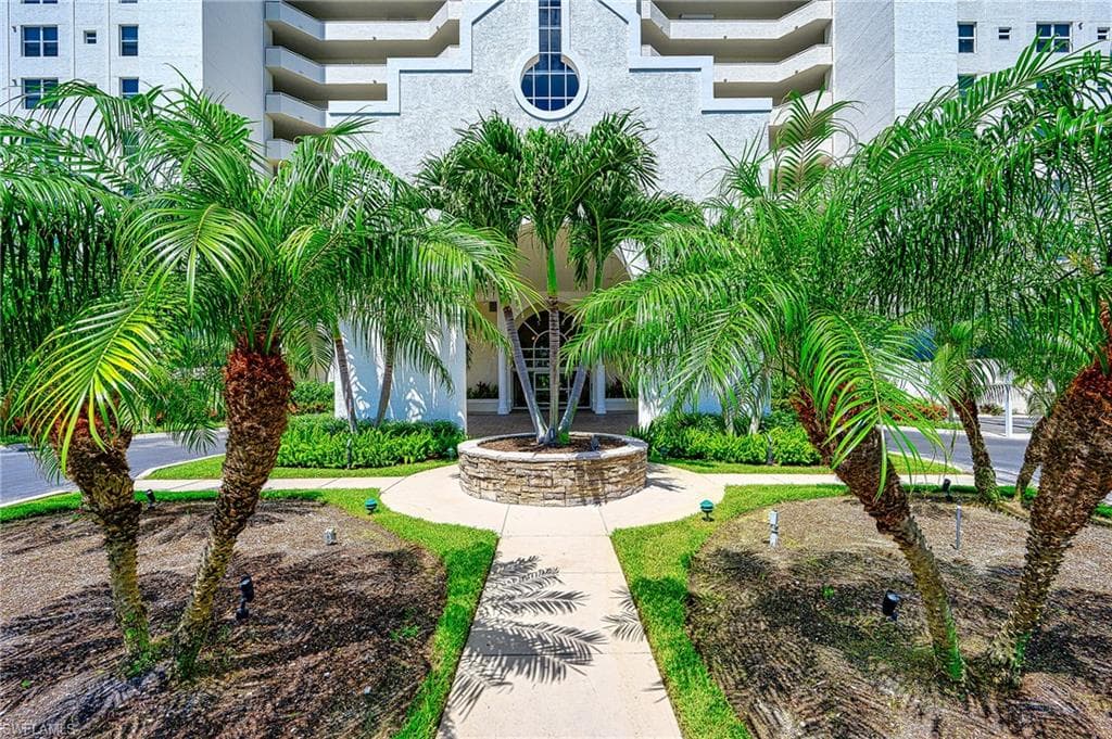 5550 Heron Point Dr 1503, Naples, FL 34108-28