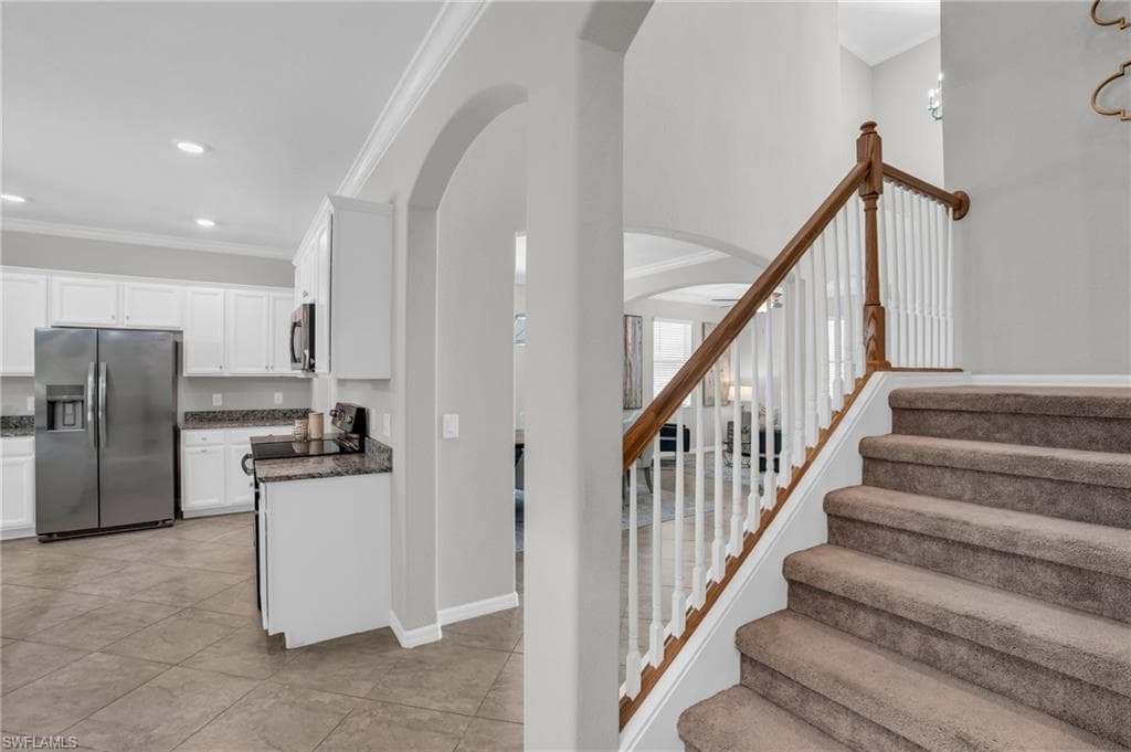 9403 Foxglove Ln, Naples, FL 34120-10