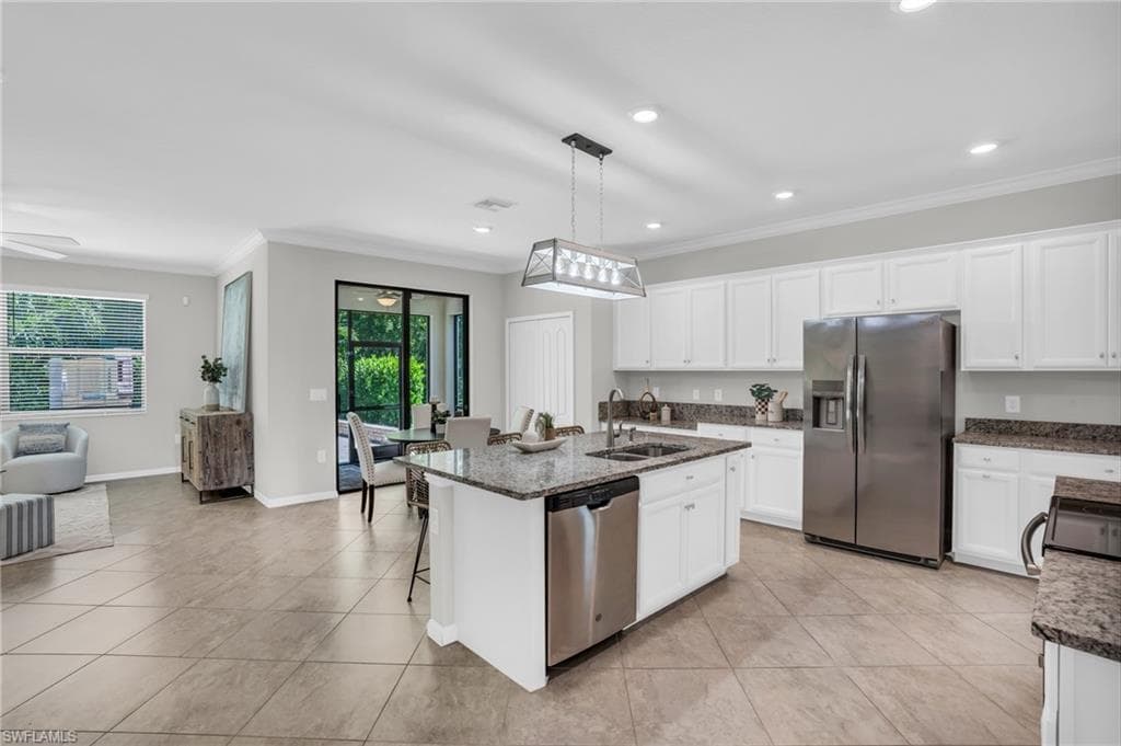 9403 Foxglove Ln, Naples, FL 34120-11