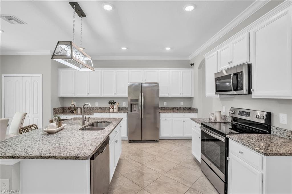 9403 Foxglove Ln, Naples, FL 34120-13