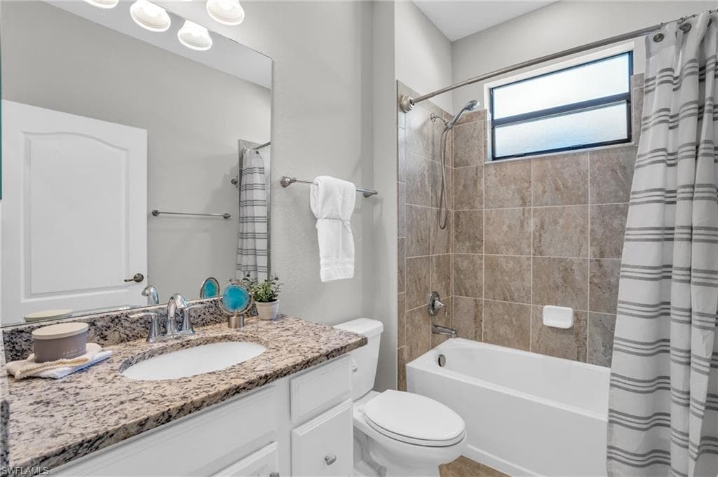 9403 Foxglove Ln, Naples, FL 34120-21