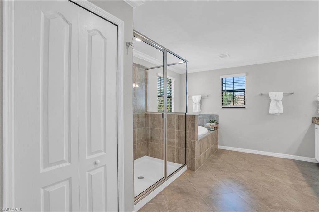 9403 Foxglove Ln, Naples, FL 34120-26