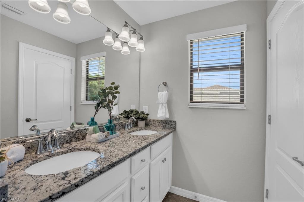 9403 Foxglove Ln, Naples, FL 34120-34