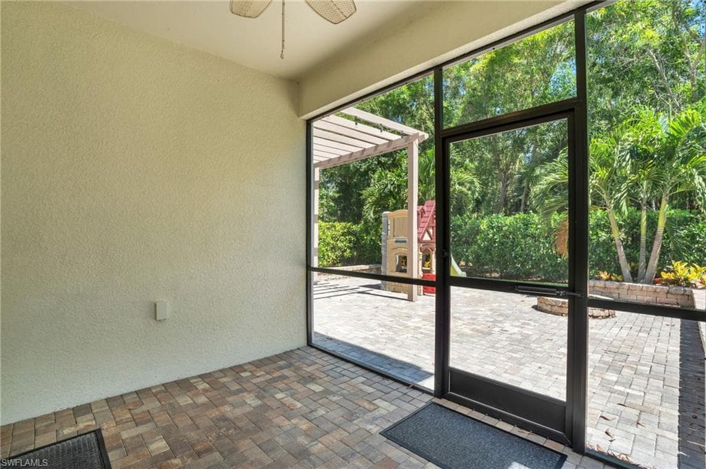 9403 Foxglove Ln, Naples, FL 34120-38