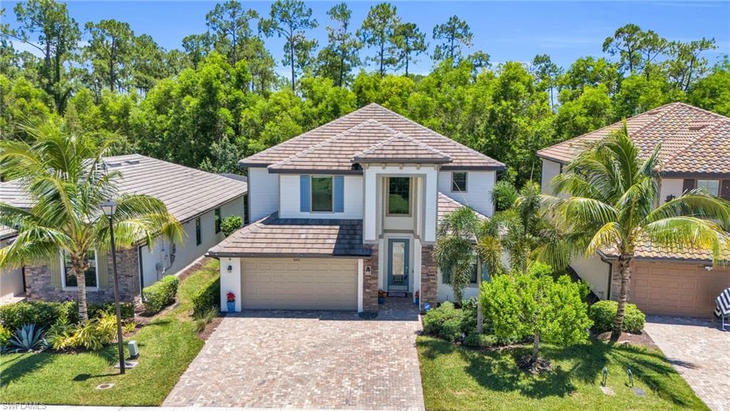 9403 Foxglove Ln, Naples, FL 34120-3