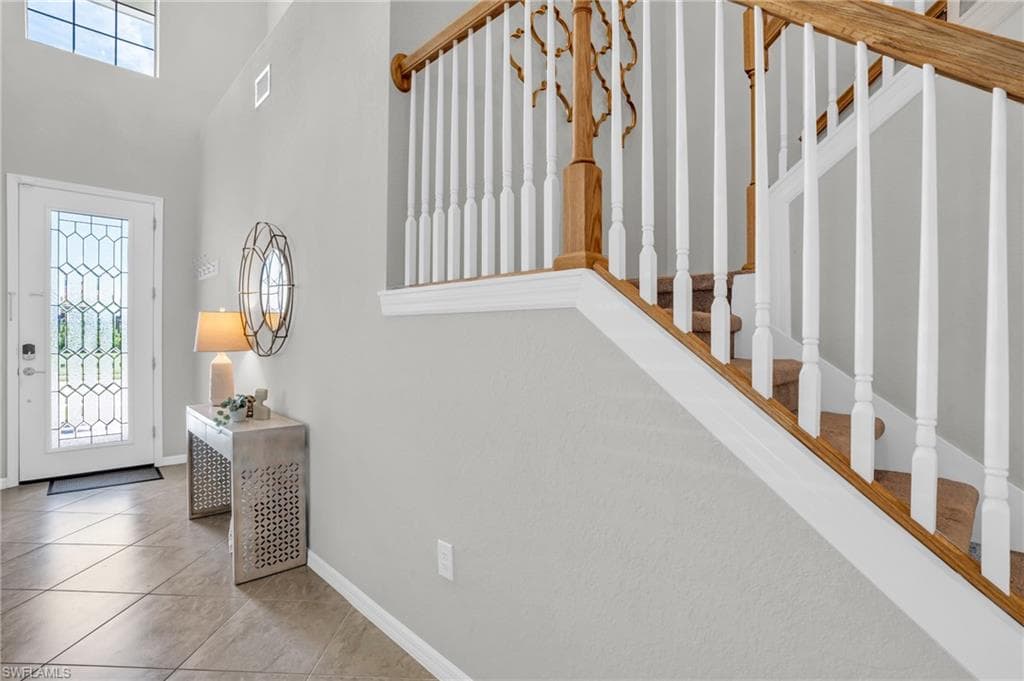 9403 Foxglove Ln, Naples, FL 34120-5
