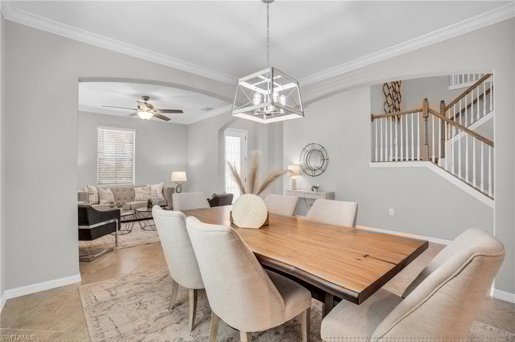 9403 Foxglove Ln, Naples, FL 34120-6