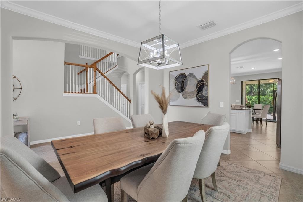 9403 Foxglove Ln, Naples, FL 34120-7
