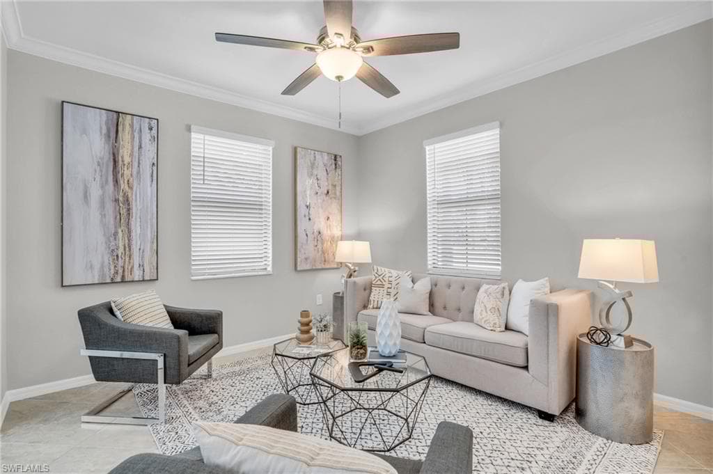 9403 Foxglove Ln, Naples, FL 34120-8