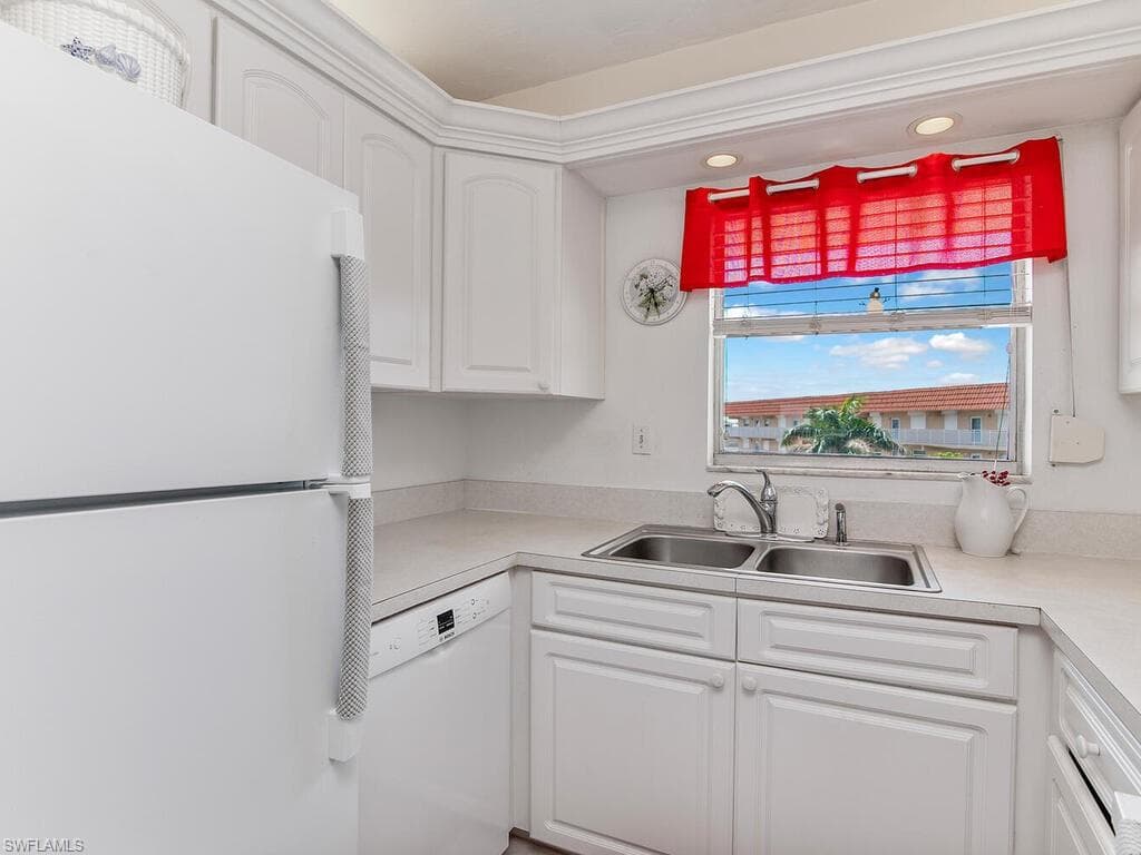 1202 Edington Pl B401, Marco Island, FL 34145-9