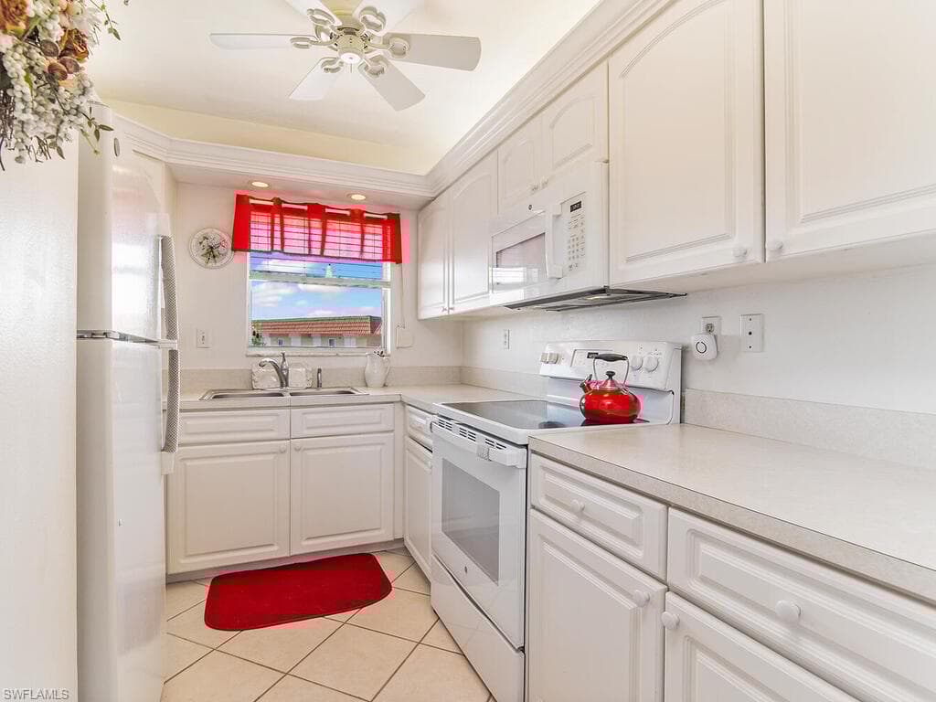 1202 Edington Pl B401, Marco Island, FL 34145-8