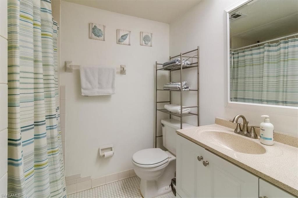 190 Pebble Beach Blvd 204, Naples, FL 34113-10