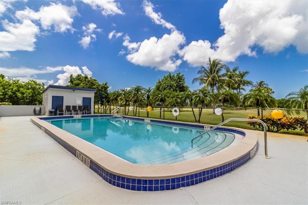 190 Pebble Beach Blvd 204, Naples, FL 34113-16