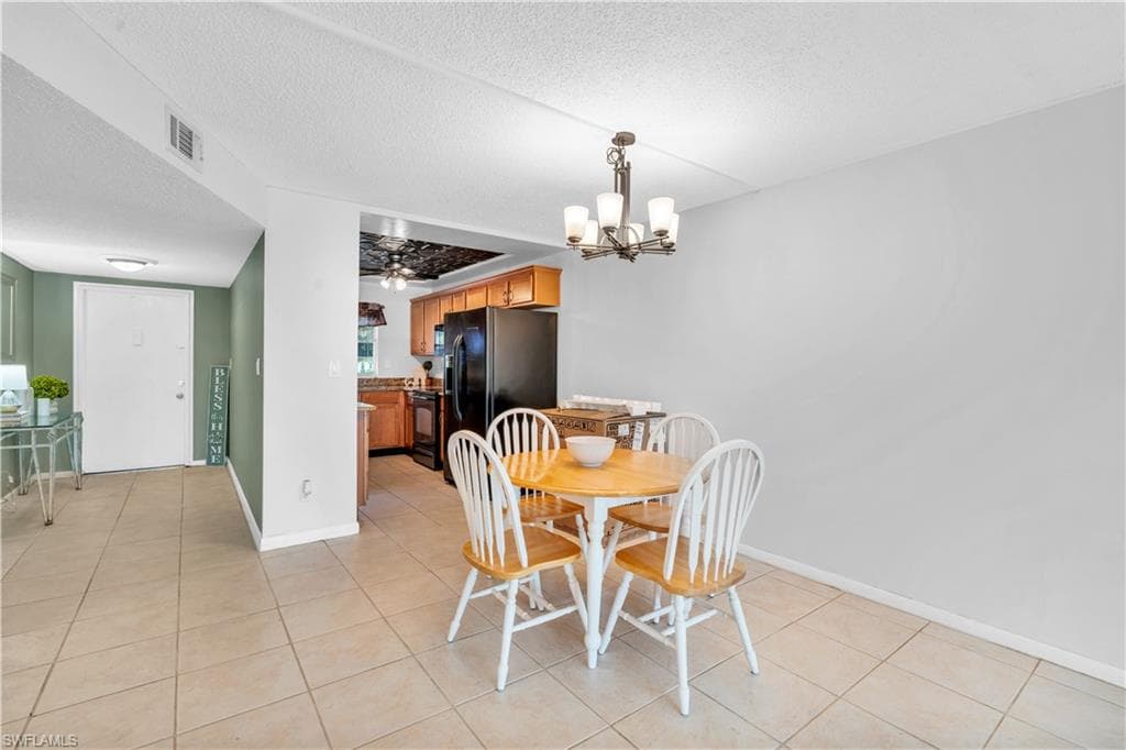 100 Valley Stream Dr 204, Naples, FL 34113-9
