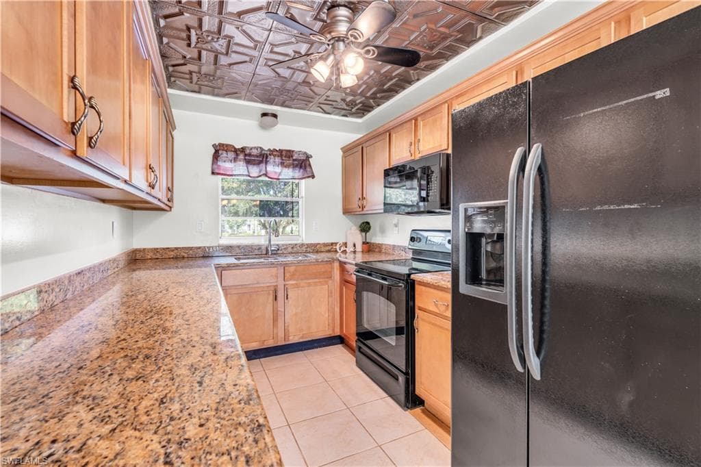 100 Valley Stream Dr 204, Naples, FL 34113-6