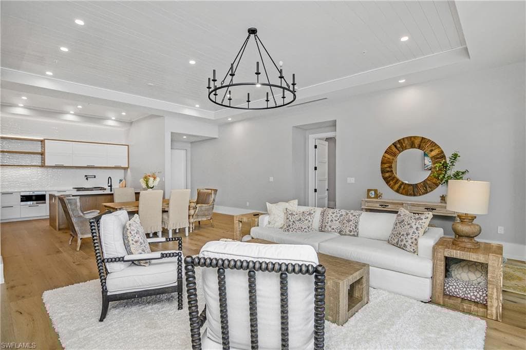 201 8th St S 105, Naples, Fl 34102-13