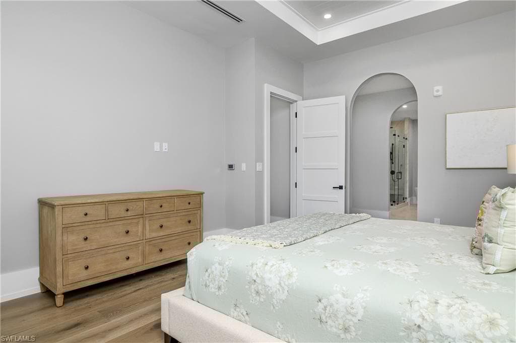 201 8th St S 105, Naples, Fl 34102-23
