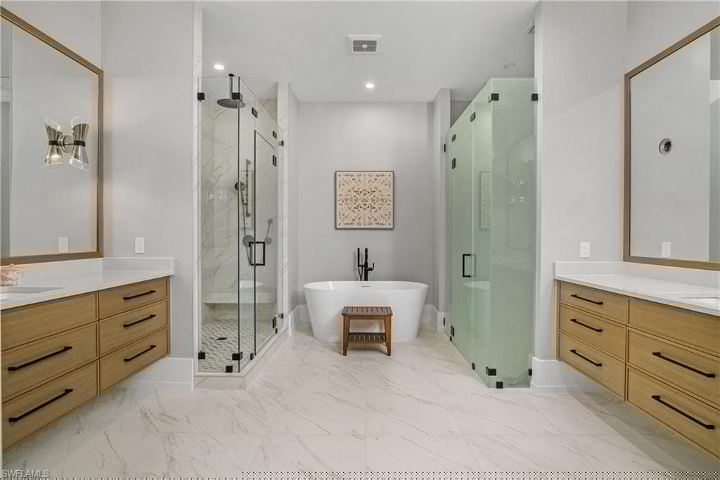 201 8th St S 105, Naples, Fl 34102-25