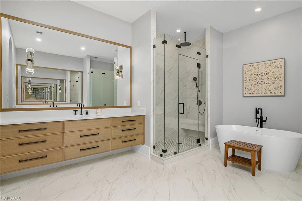 201 8th St S 105, Naples, Fl 34102-26