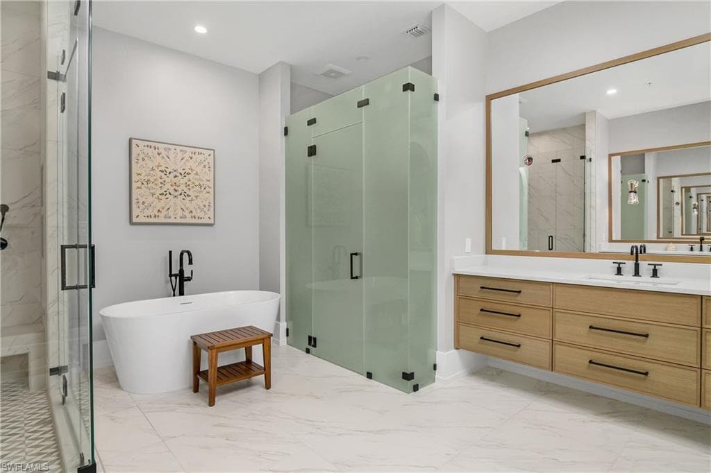 201 8th St S 105, Naples, Fl 34102-27