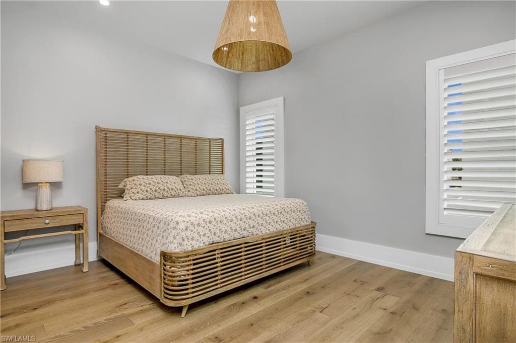 201 8th St S 105, Naples, Fl 34102-28