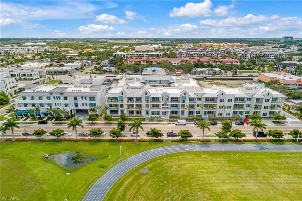 201 8th St S 105, Naples, Fl 34102-2