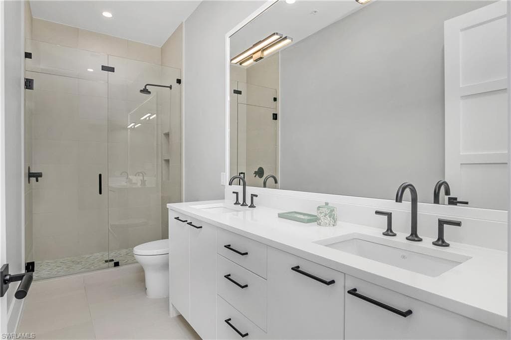 201 8th St S 105, Naples, Fl 34102-29