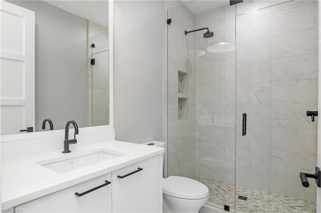 201 8th St S 105, Naples, Fl 34102-31