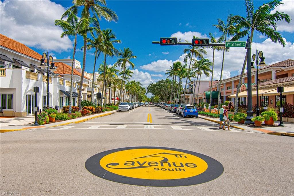 201 8th St S 105, Naples, Fl 34102-44