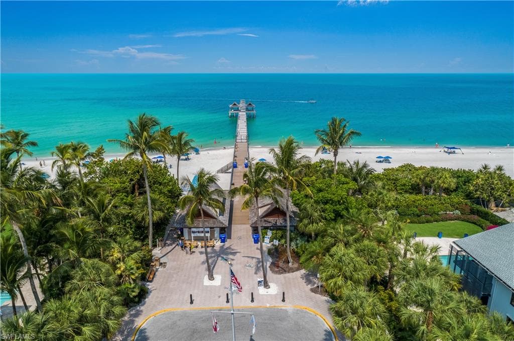 201 8th St S 105, Naples, Fl 34102-49