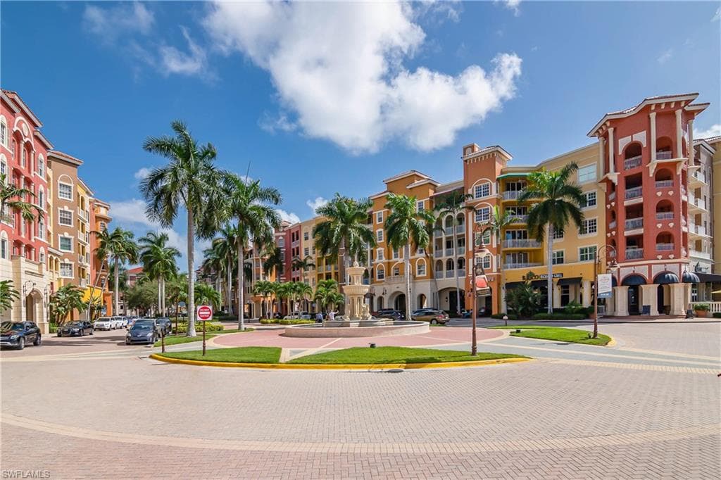 201 8th St S 105, Naples, Fl 34102-51
