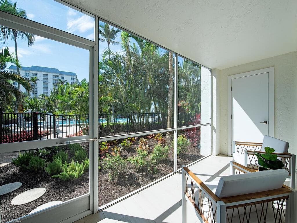 1300 Gulf Shore Blvd N 109, Naples, FL 34102-21