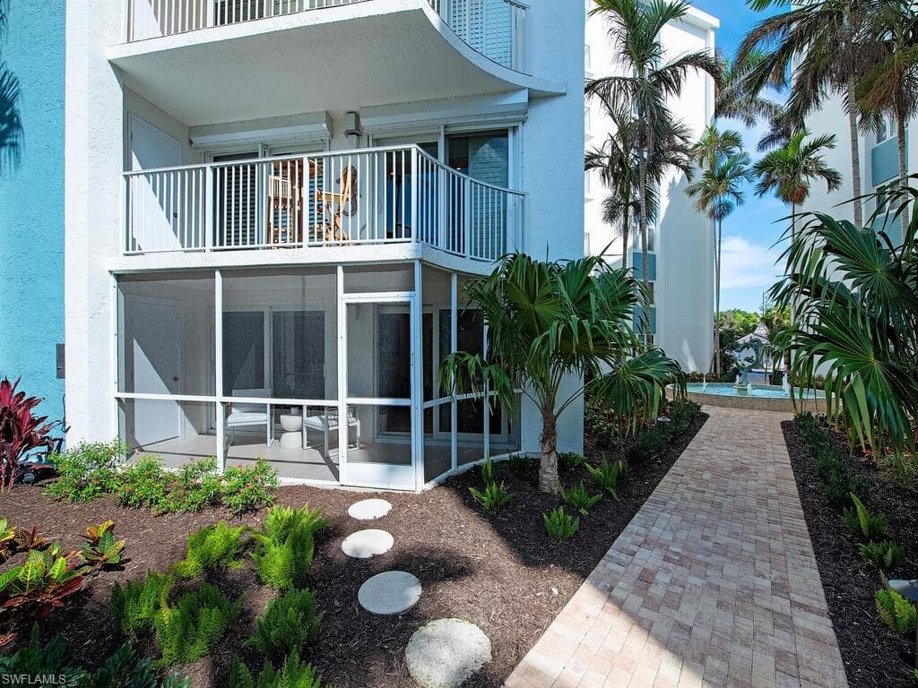1300 Gulf Shore Blvd N 109, Naples, FL 34102-1