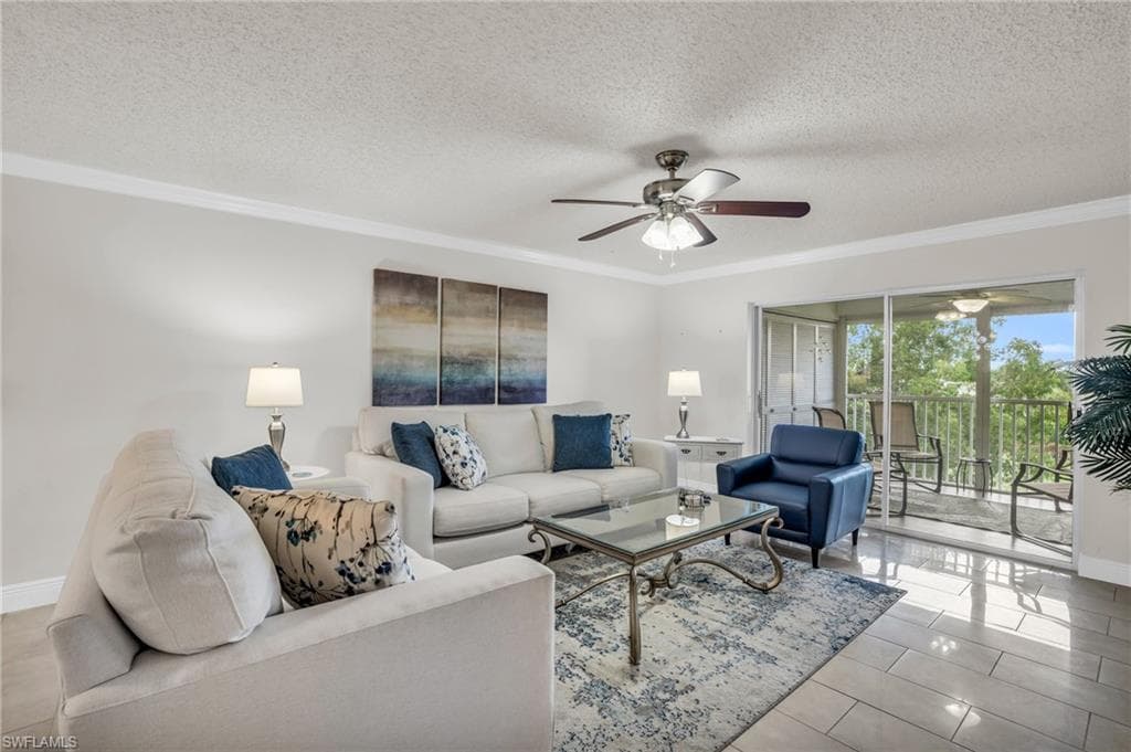 5435 Rattlesnake Hammock Rd E-304, Naples, FL 34113-8