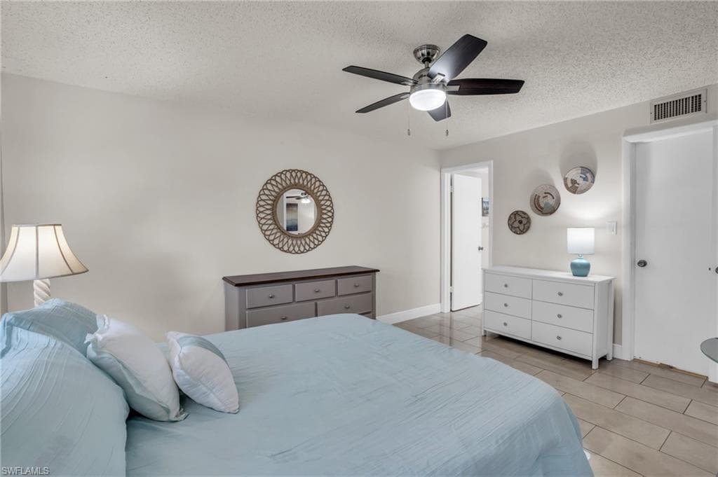 5435 Rattlesnake Hammock Rd E-304, Naples, FL 34113-10