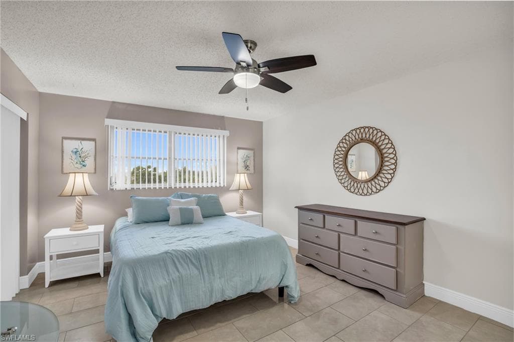 5435 Rattlesnake Hammock Rd E-304, Naples, FL 34113-11