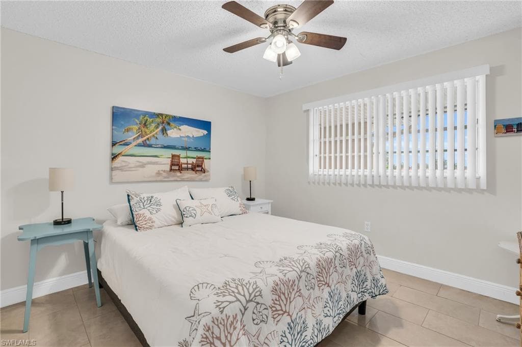 5435 Rattlesnake Hammock Rd E-304, Naples, FL 34113-14