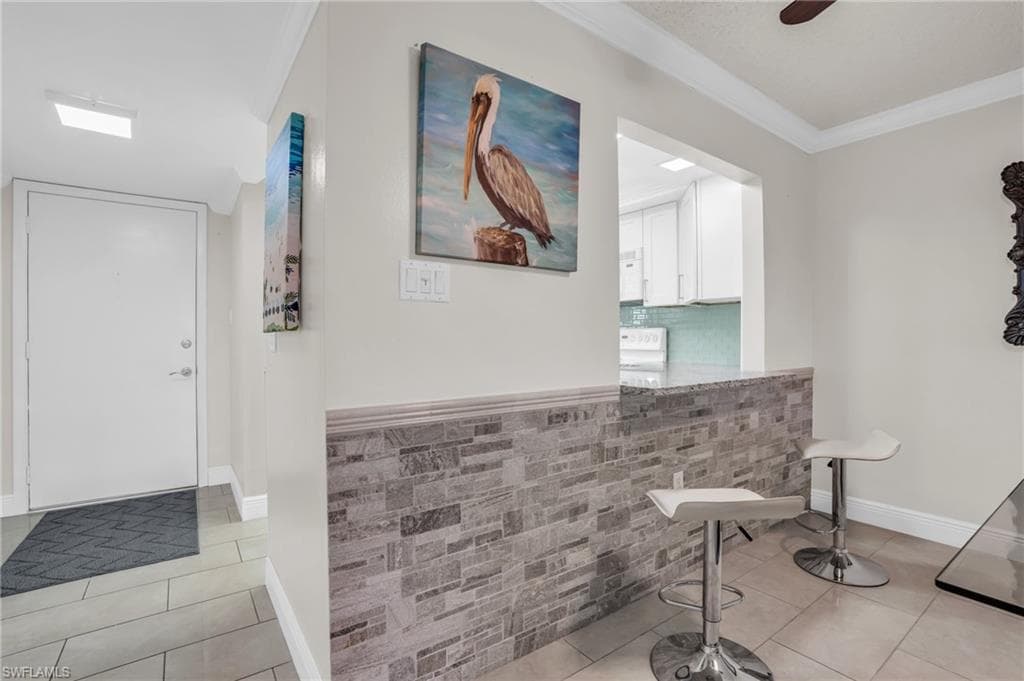 5435 Rattlesnake Hammock Rd E-304, Naples, FL 34113-3