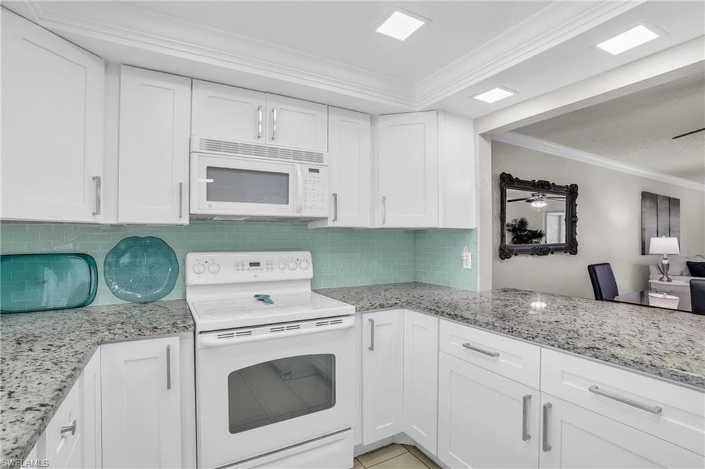 5435 Rattlesnake Hammock Rd E-304, Naples, FL 34113-5
