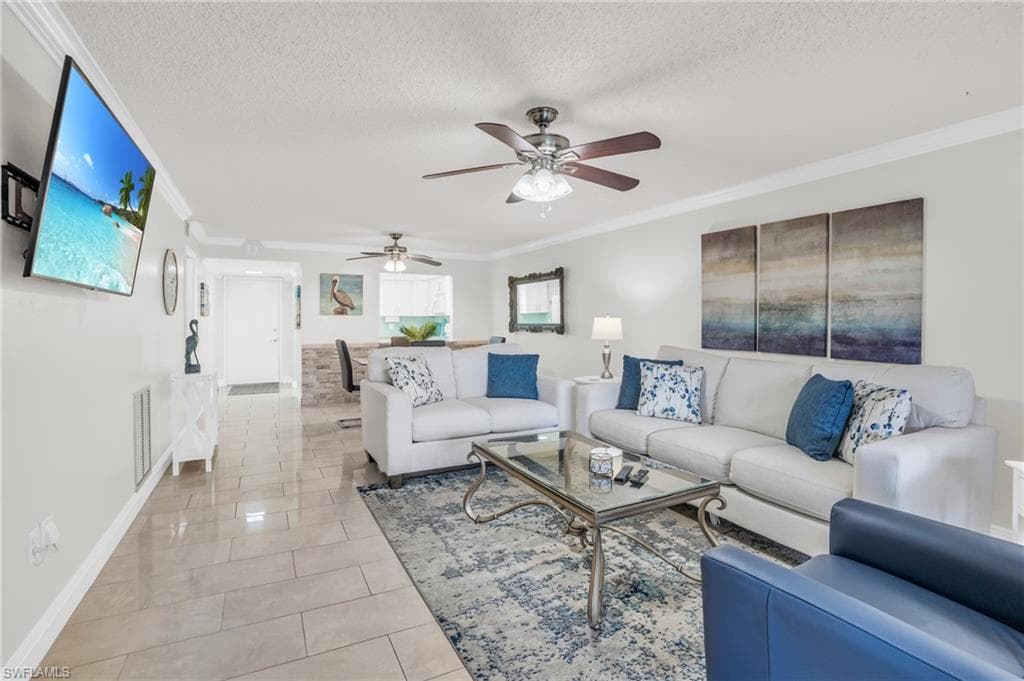 5435 Rattlesnake Hammock Rd E-304, Naples, FL 34113-7