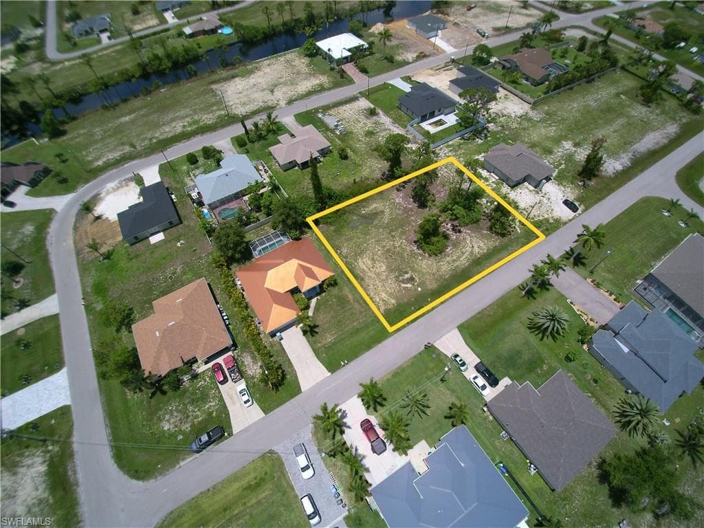 2608 27th St, Cape Coral, FL 33993-2