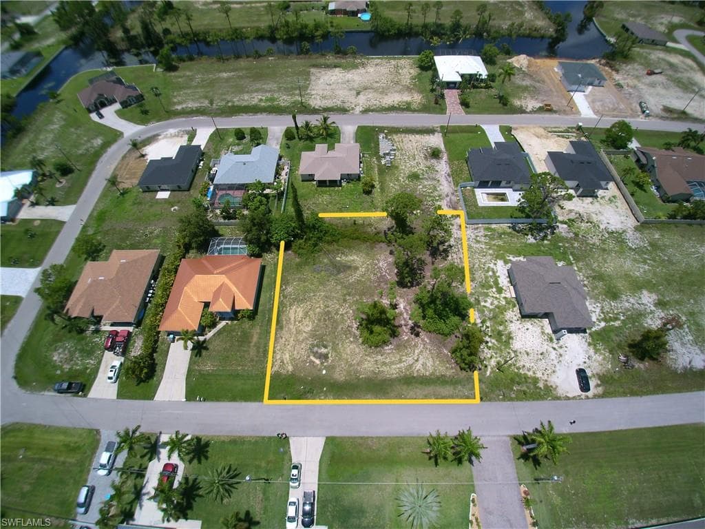 2608 27th St, Cape Coral, FL 33993-7