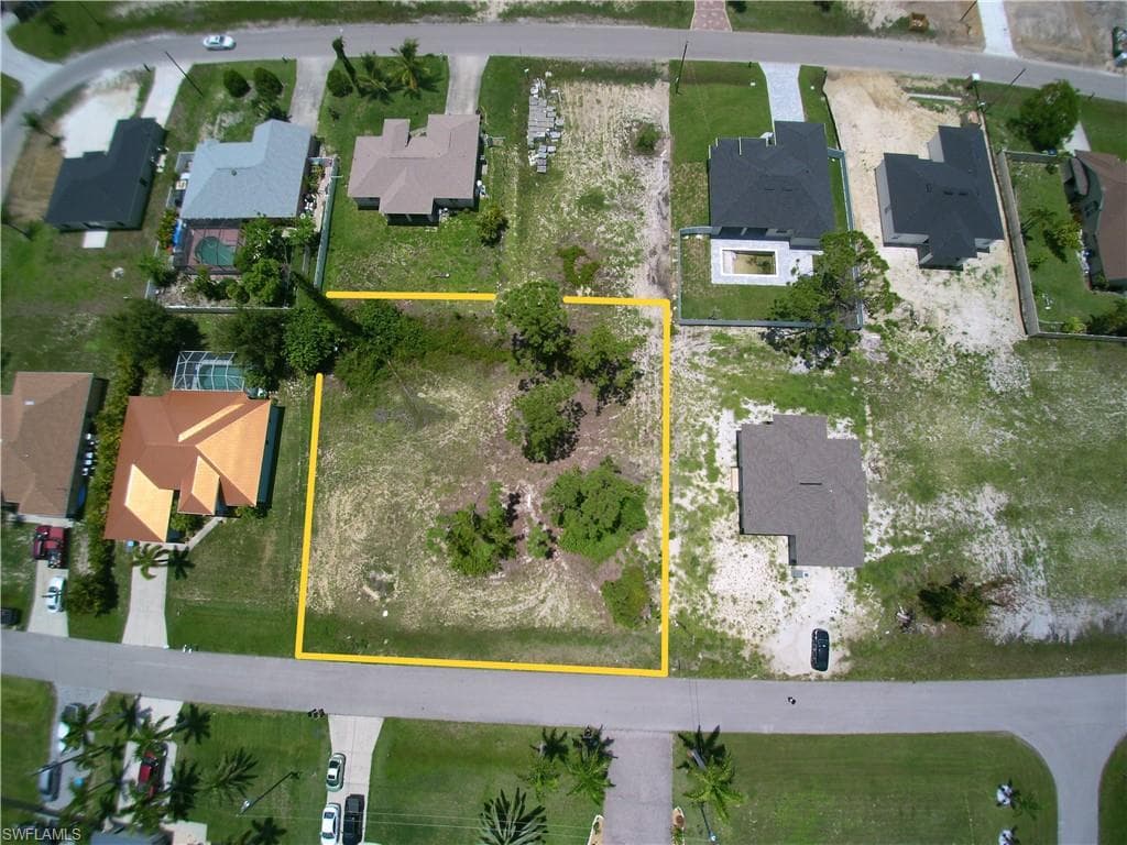 2608 27th St, Cape Coral, FL 33993-8