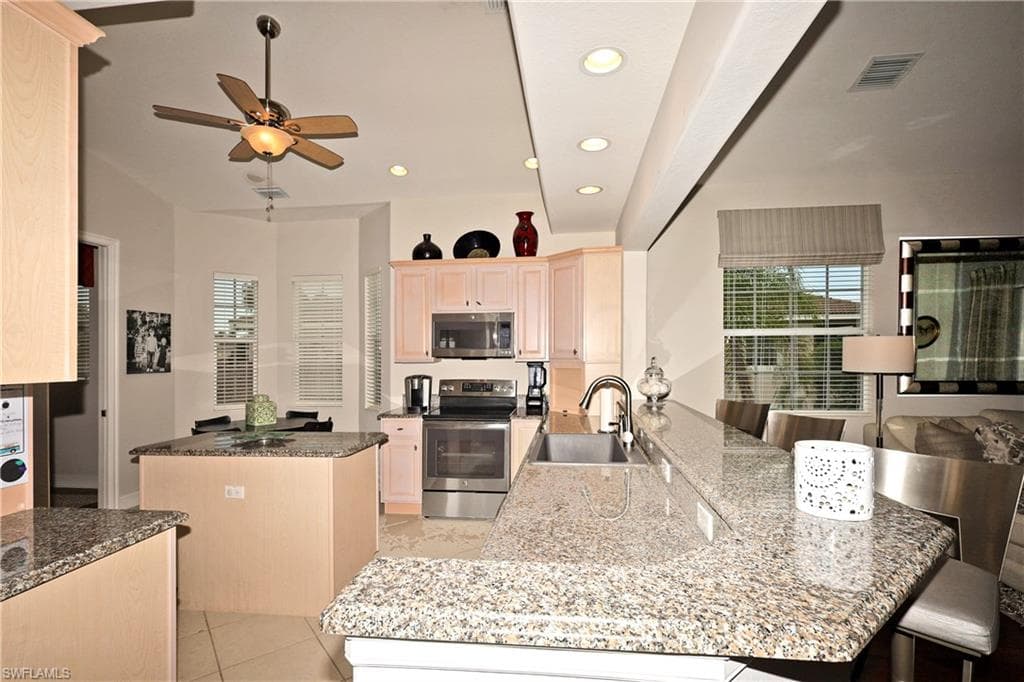 10221 Bellavista Cir 203, Miromar Lakes, FL 33913-8